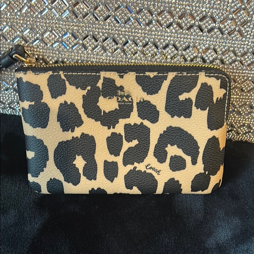 Coach Black and Cream Leopard Clutch Elegant Corner Zip Wristlet